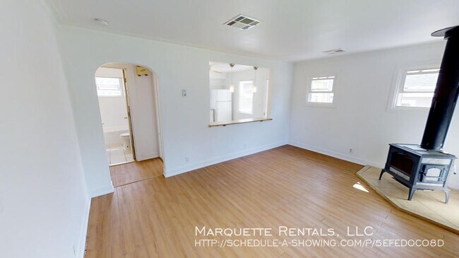 Building Photo - 1180 Woodridge Ave