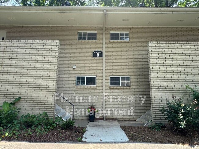 Building Photo - 311 Peachtree Hills Ave NE