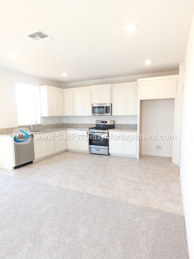 Building Photo - Brand NEW 3 Bed 2.5 Bath Single Family Hom...