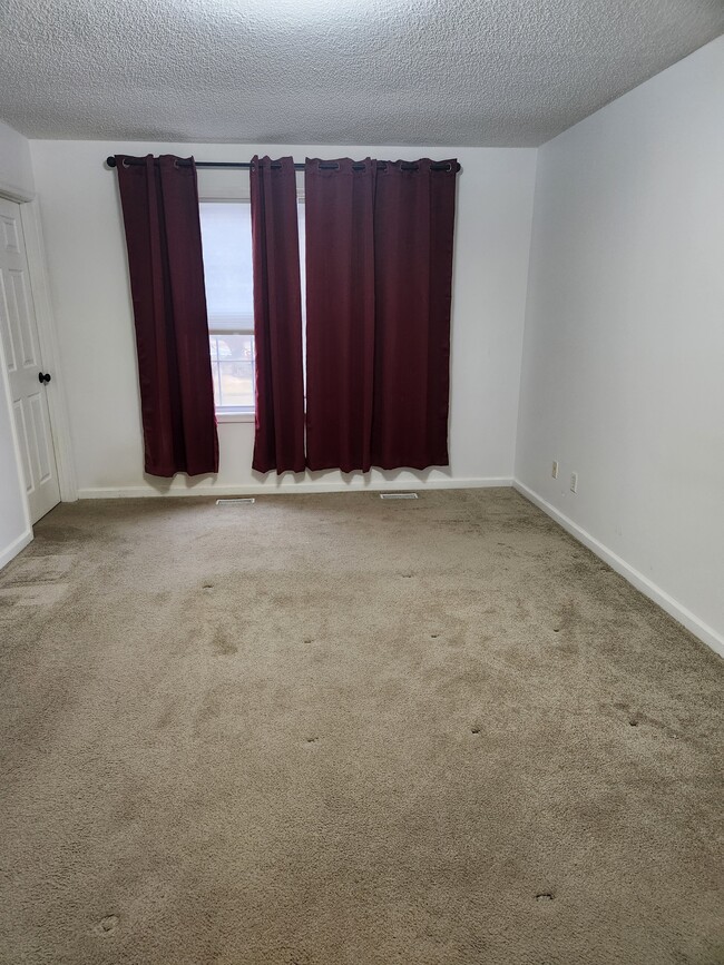 Building Photo - 513 E 11th Ave