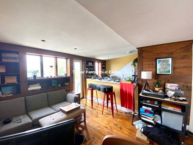 Building Photo - 57 Atherton St