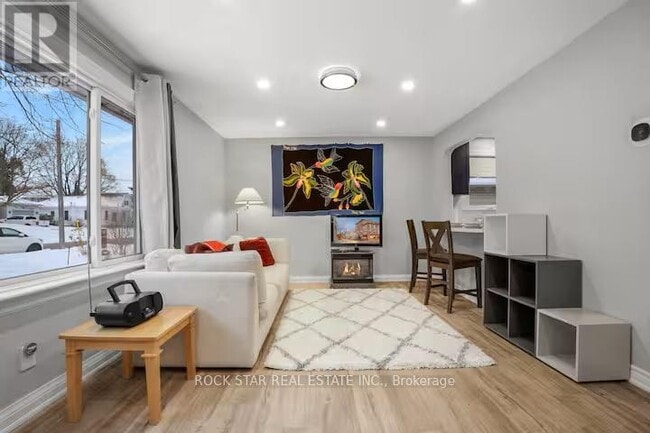 Building Photo - 102 Kribs St