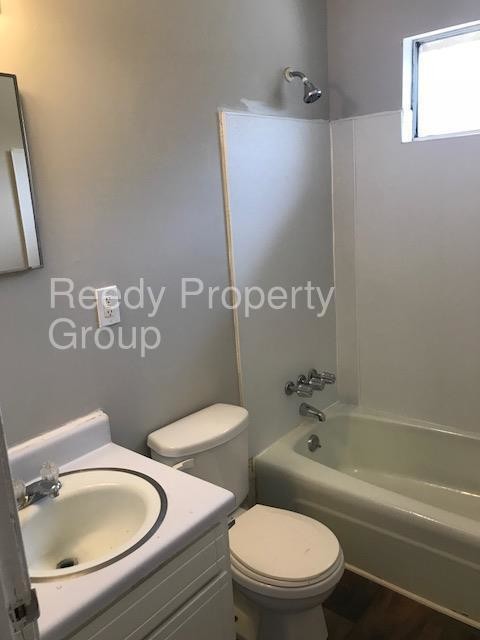 Foto del edificio - 110 Burdine Rd