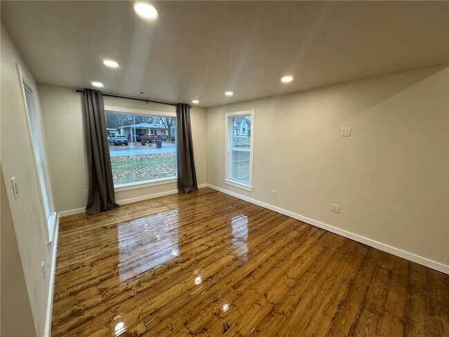 Foto del edificio - 716 N Madison St