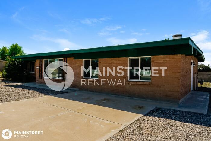 9430 E Palm Tree Dr, Tucson, AZ 85710