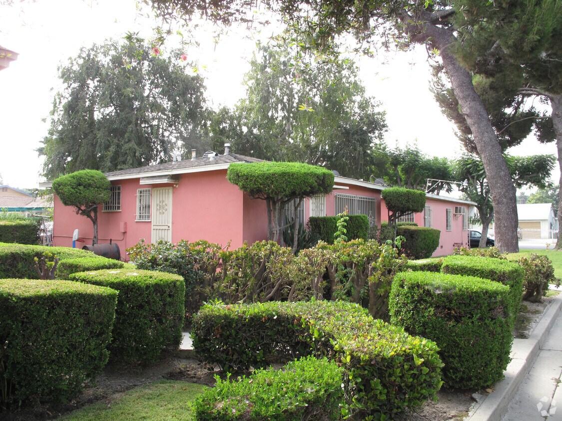 Foto del edificio - 3169 Carlin Ave