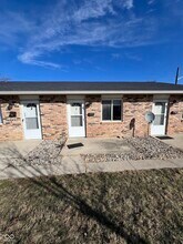 Building Photo - 322 N Clark St