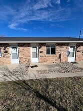 Building Photo - 322 N Clark St