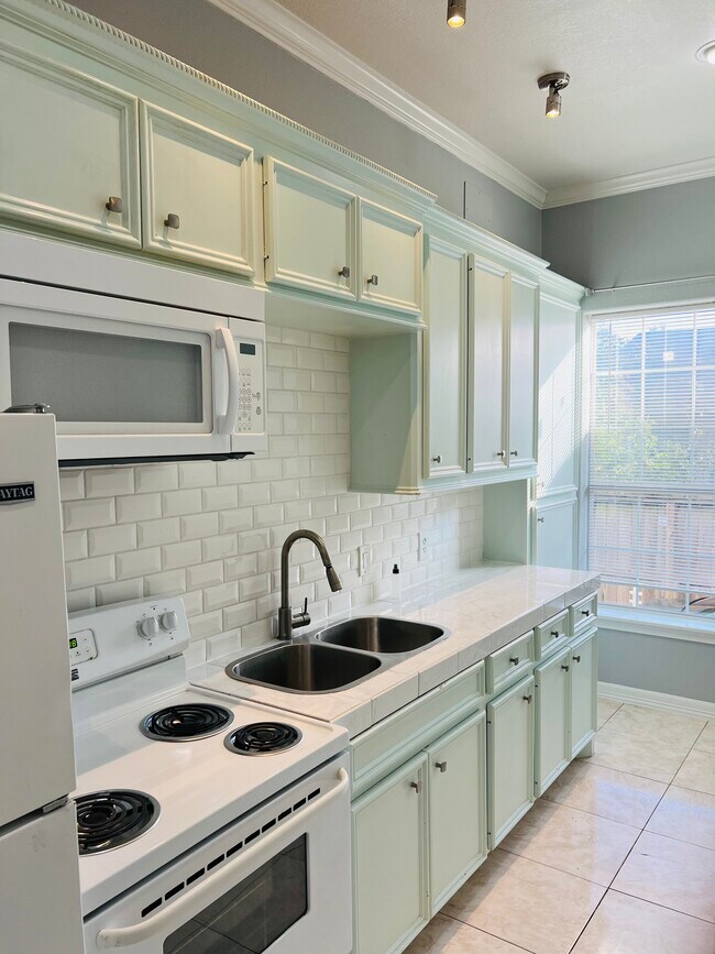 Foto del edificio - 7306 Tuck St