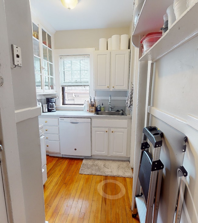 Building Photo - 11 Story St