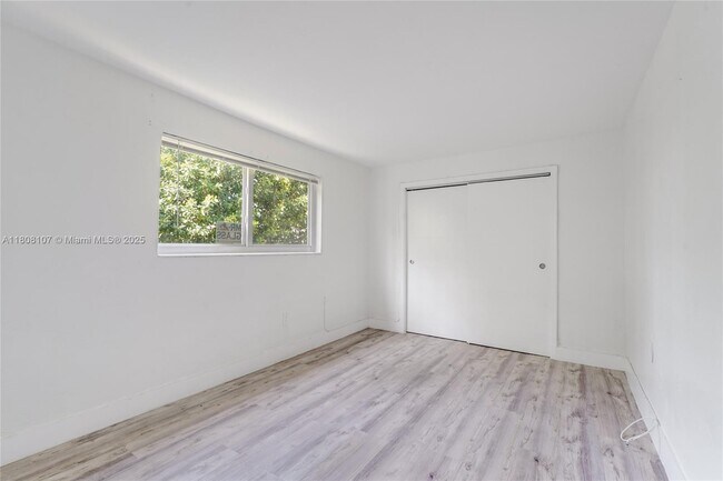 Building Photo - 1630 NW 18th St