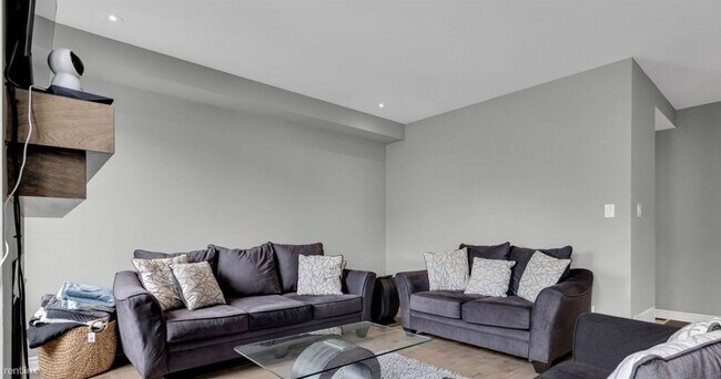 Foto del edificio - 5 br, 3 bath House - 238 Greenland Drive