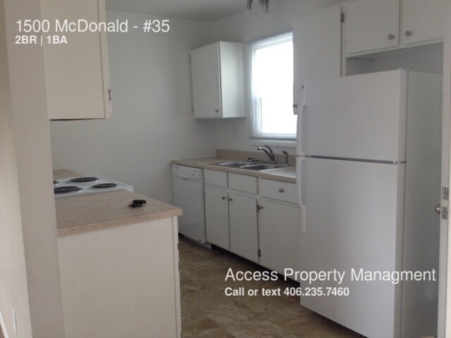 Primary Photo - 1500 McDonald Ave