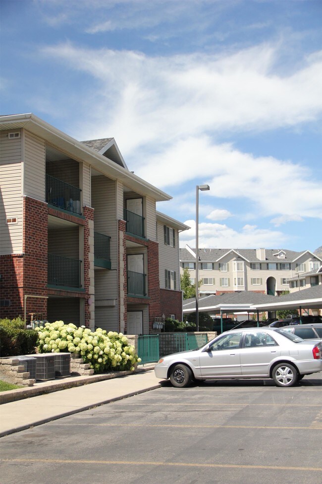 Building Photo - 98 W 1230 N