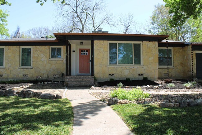 Foto del edificio - 2-BEDROOM IN TERRELL HILLS