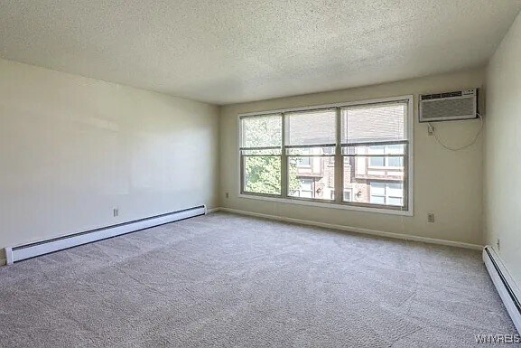 Foto del edificio - 4 Chestnut Ridge Rd