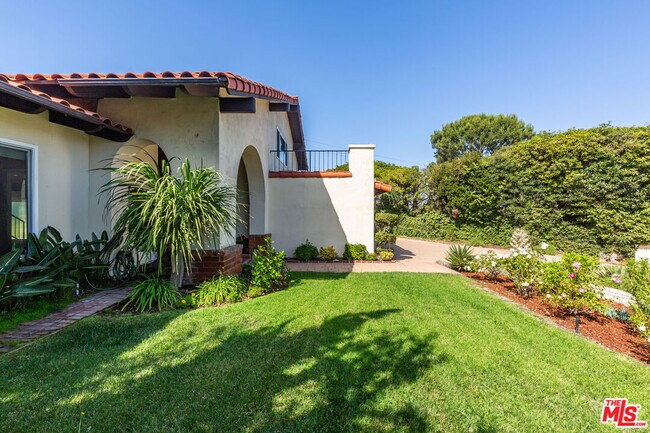 Foto del edificio - 6032 Sandbrook Dr