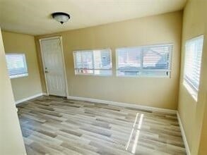 Building Photo - 1220 Winnie Rear St Building Photo - 1220 Winnie Rear St