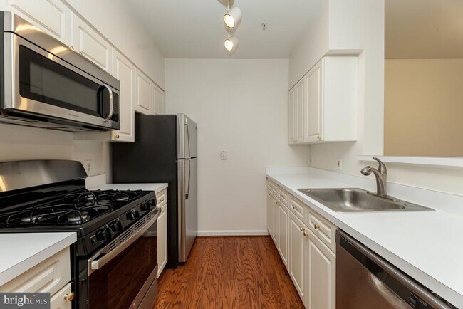 Foto del edificio - 2204 Westcourt Ln