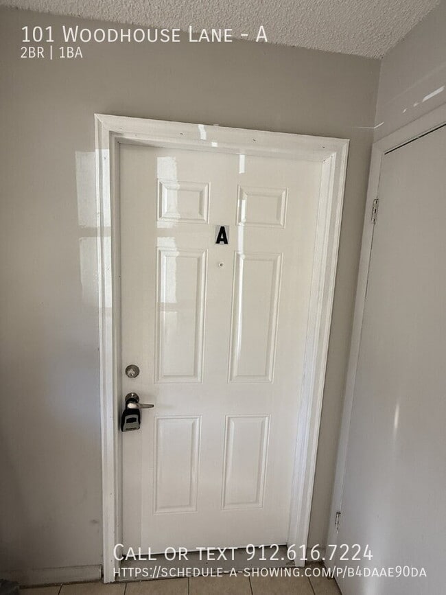 Foto del edificio - 101 Woodhouse Ln