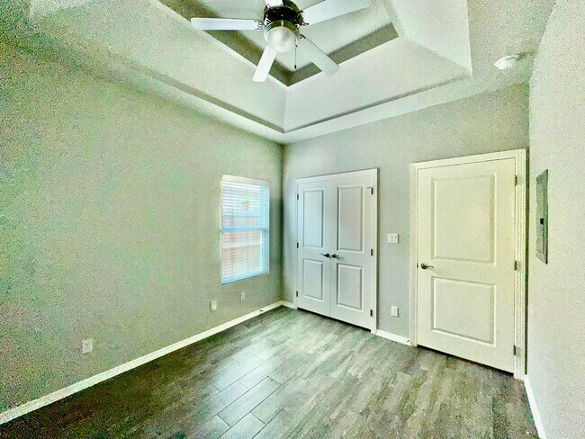 Foto del edificio - 401 Downing Ave