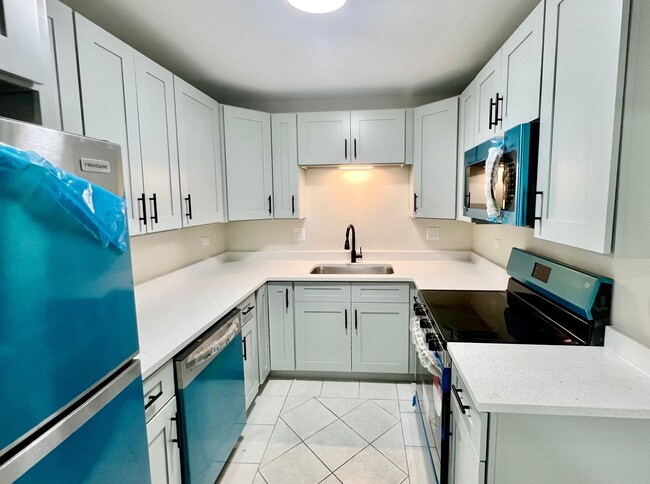 Foto del edificio - NEWLY Remodeled Forest Park 2 Bed / 1 Bath...
