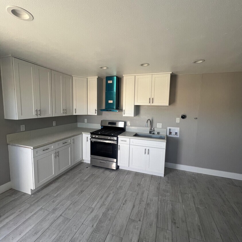 Foto principal - 7610 Windsong Rd