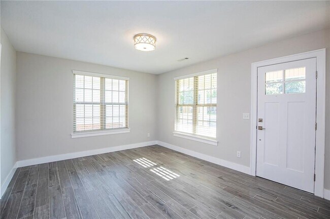 Foto del edificio - 717 N Mt Olive St