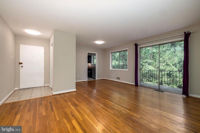 Foto del edificio - 10506 Weymouth St