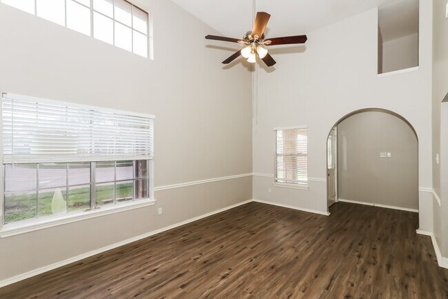 Foto del edificio - 16415 Hidden Gate Ct