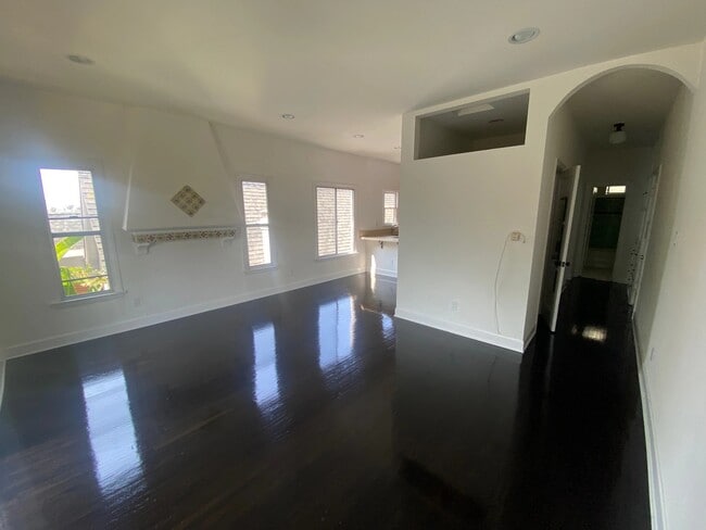 Foto del edificio - 1303 Cloverdale Ave
