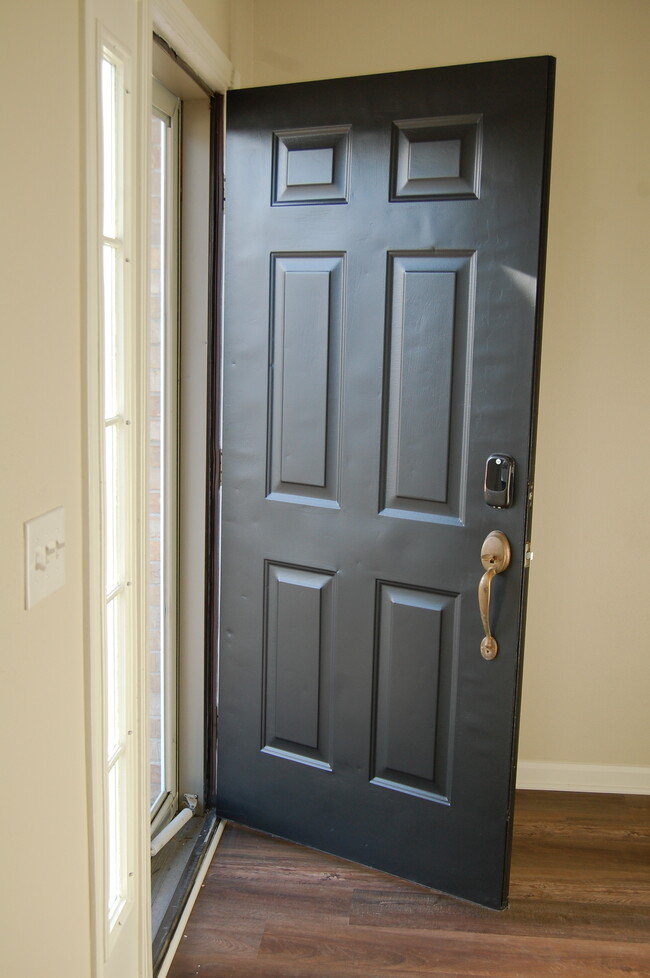 Front door - 3075 Chartwell Ct