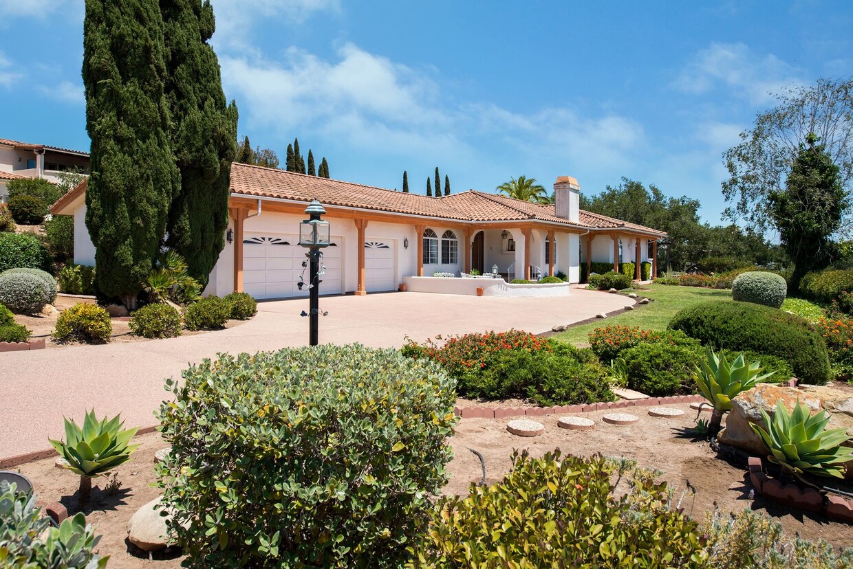 Primary Photo - Spacious Single-level Spanish Ranch Home i...