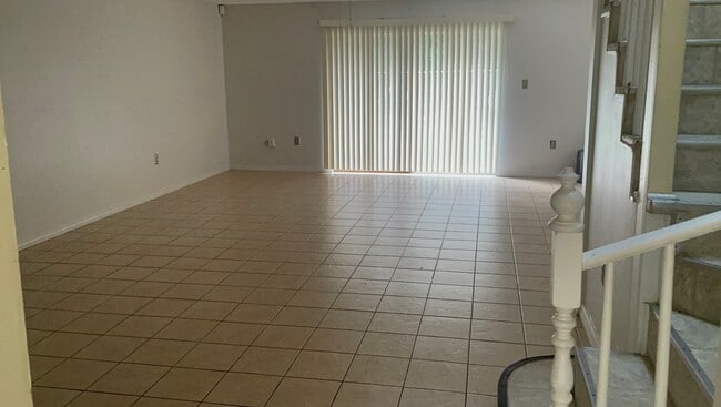 Foto del edificio - 7290 Daniel Webster Dr