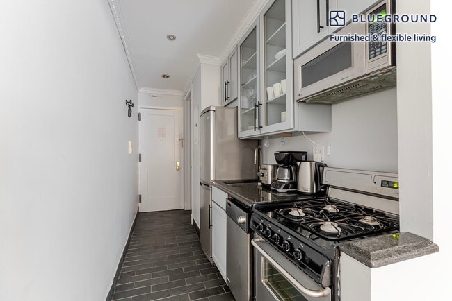 Building Photo - 110 Bedford St