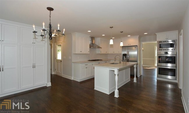 Building Photo - 600 Willow Knoll Dr