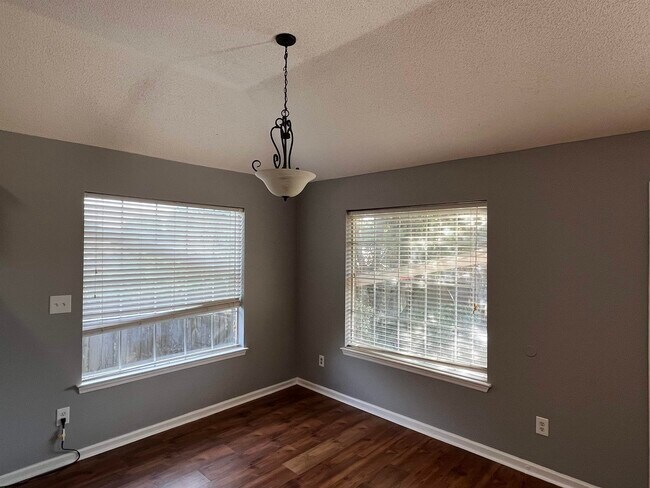 Foto del edificio - 7140 Lindsey Leaf Cove