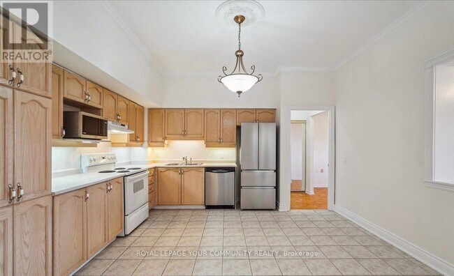 Building Photo - 2506-2506 Rutherford Rd
