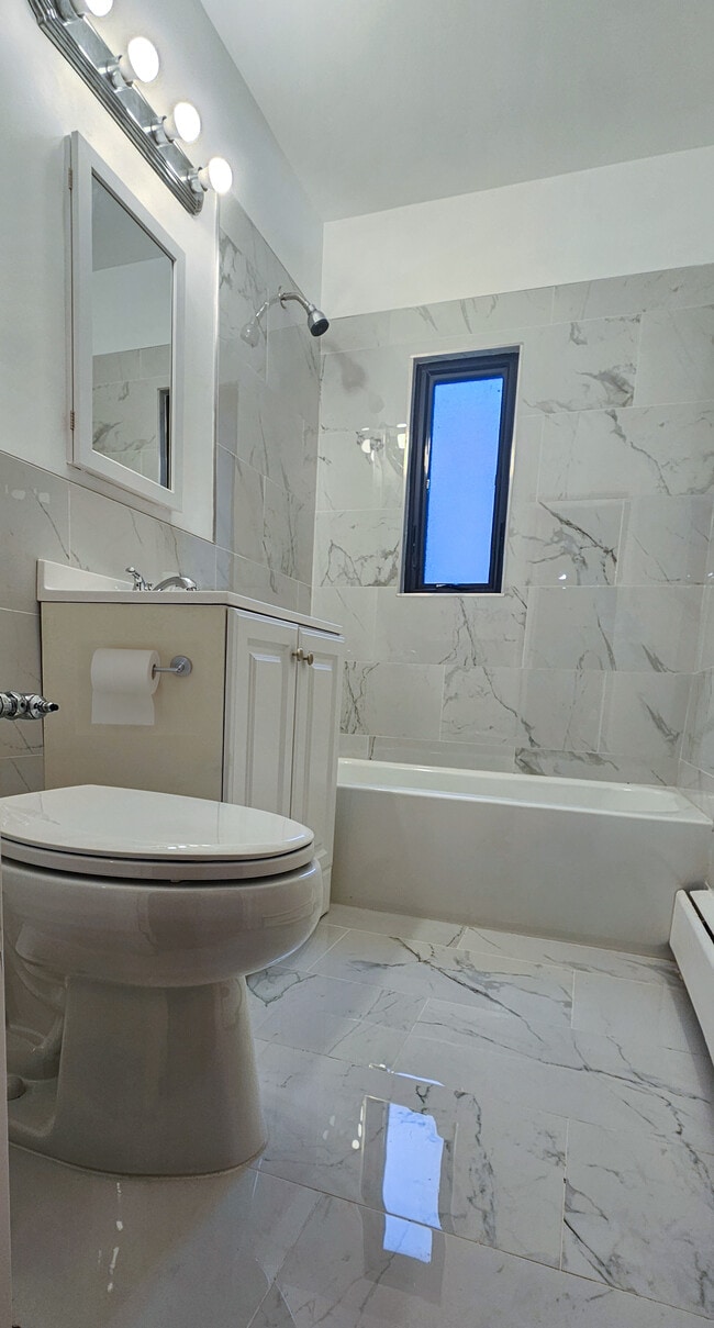 Building Photo - 231 W 256th St