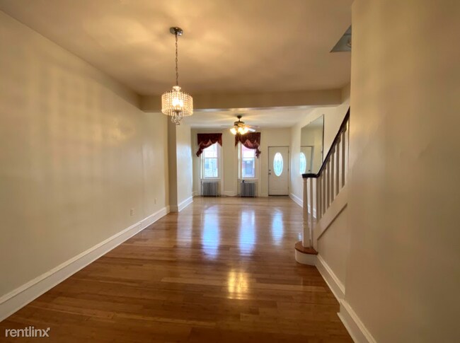 Foto del edificio - 3 br, 1 bath Townhome - 2952 N 6th St
