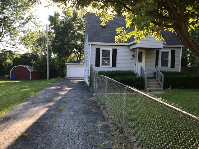 Building Photo - 1215 Howell Pl
