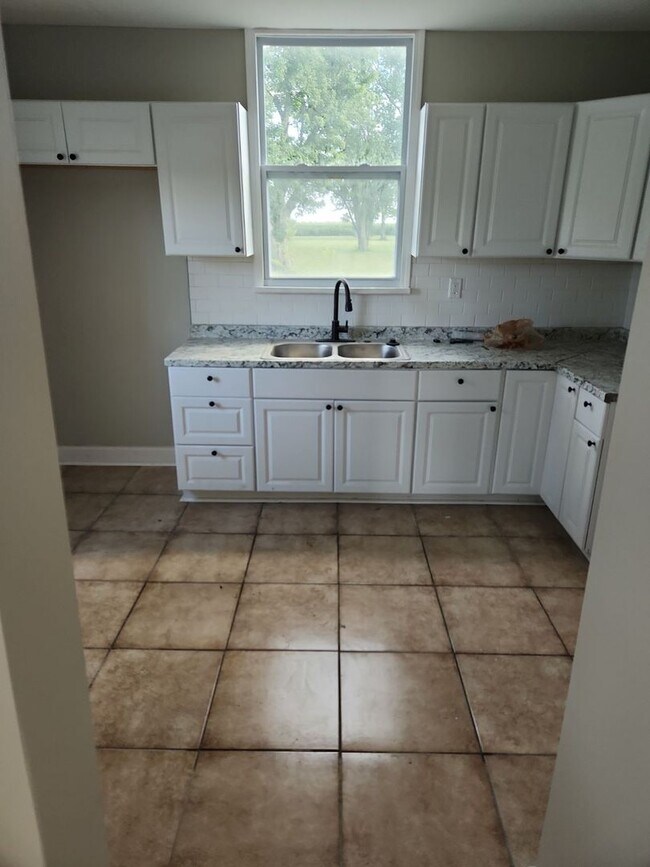 Building Photo - Single family Home