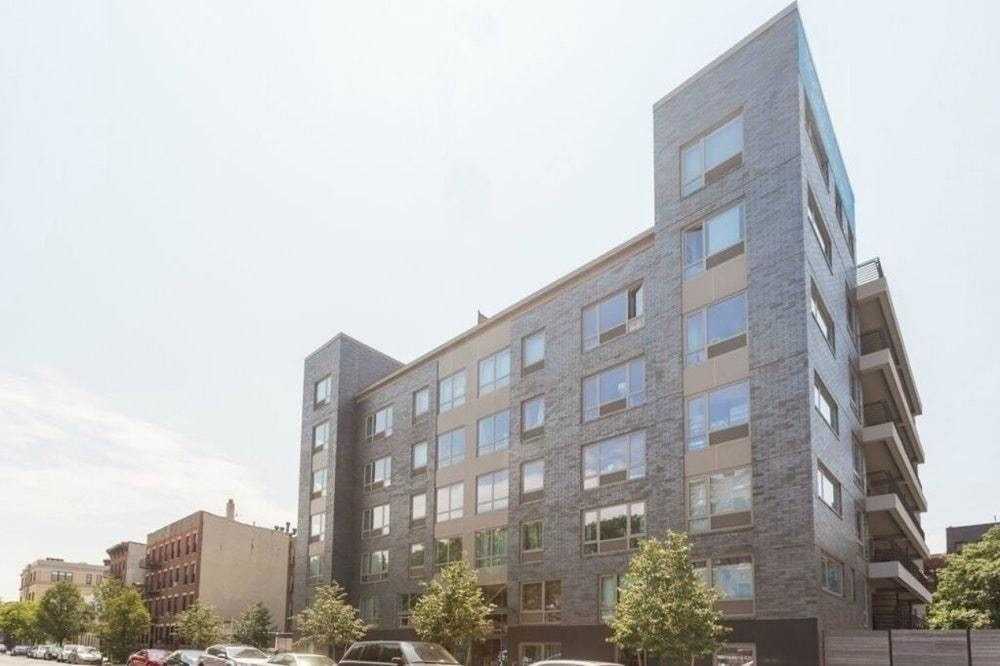 Primary Photo - 500 Sterling Pl