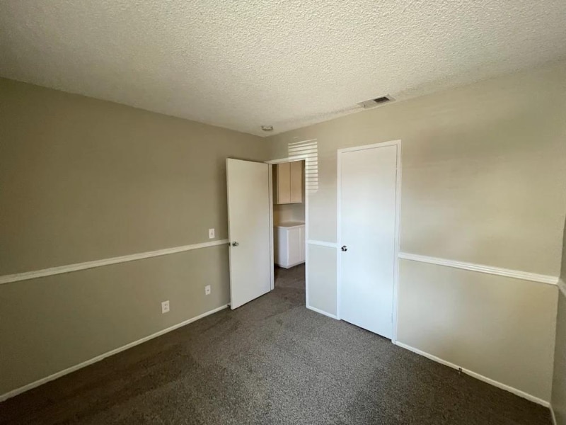 Primary Photo - 11060 Davis St