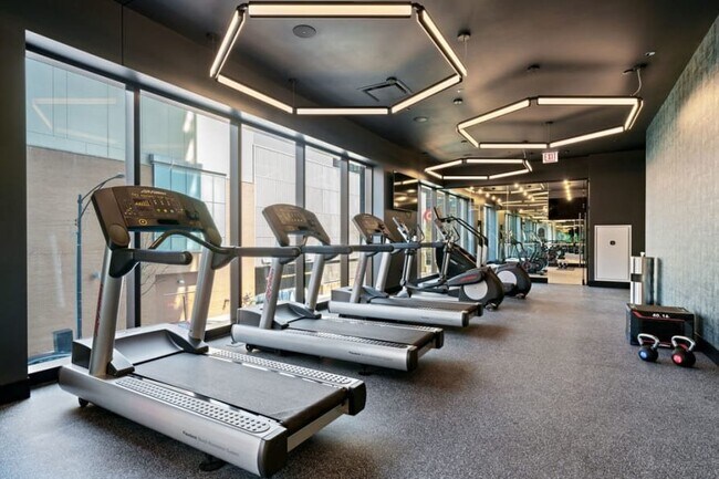 Foto del edificio - 1198 W Van Buren St