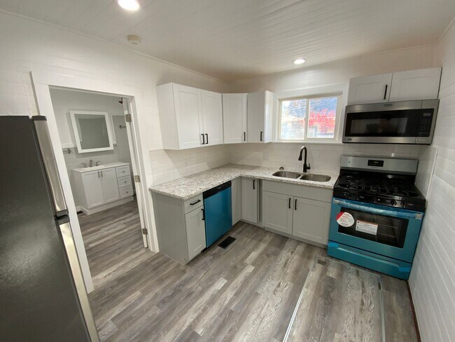 Foto del edificio - CHARMING UDPATED 2 BED 1 BATH CAPITOL HILL...