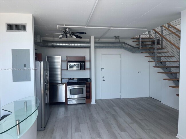 Foto del edificio - 690 SW 1st Ct