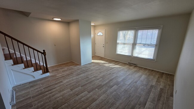 Living Room - 1302 W Klein Ave