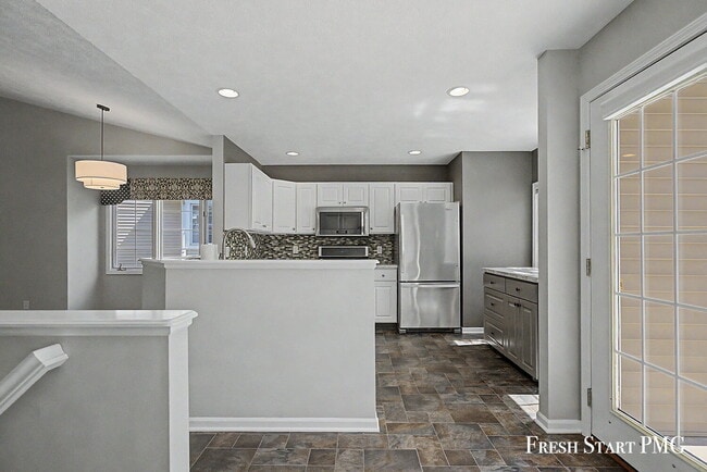 Building Photo - 2107 Blue Bell Way