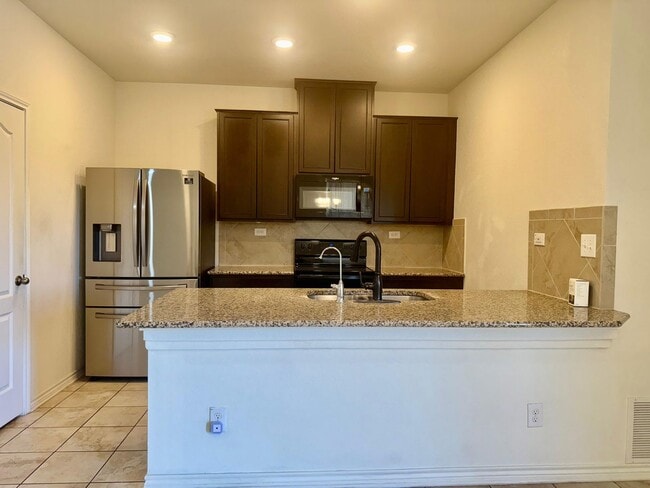 Foto del edificio - 6116 Sunflower Path